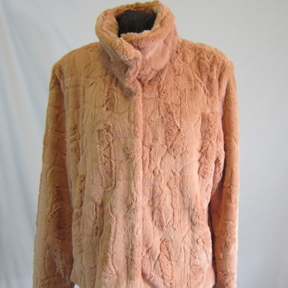 Never Worn/Like New Luxurious Faux Fur Jacket!